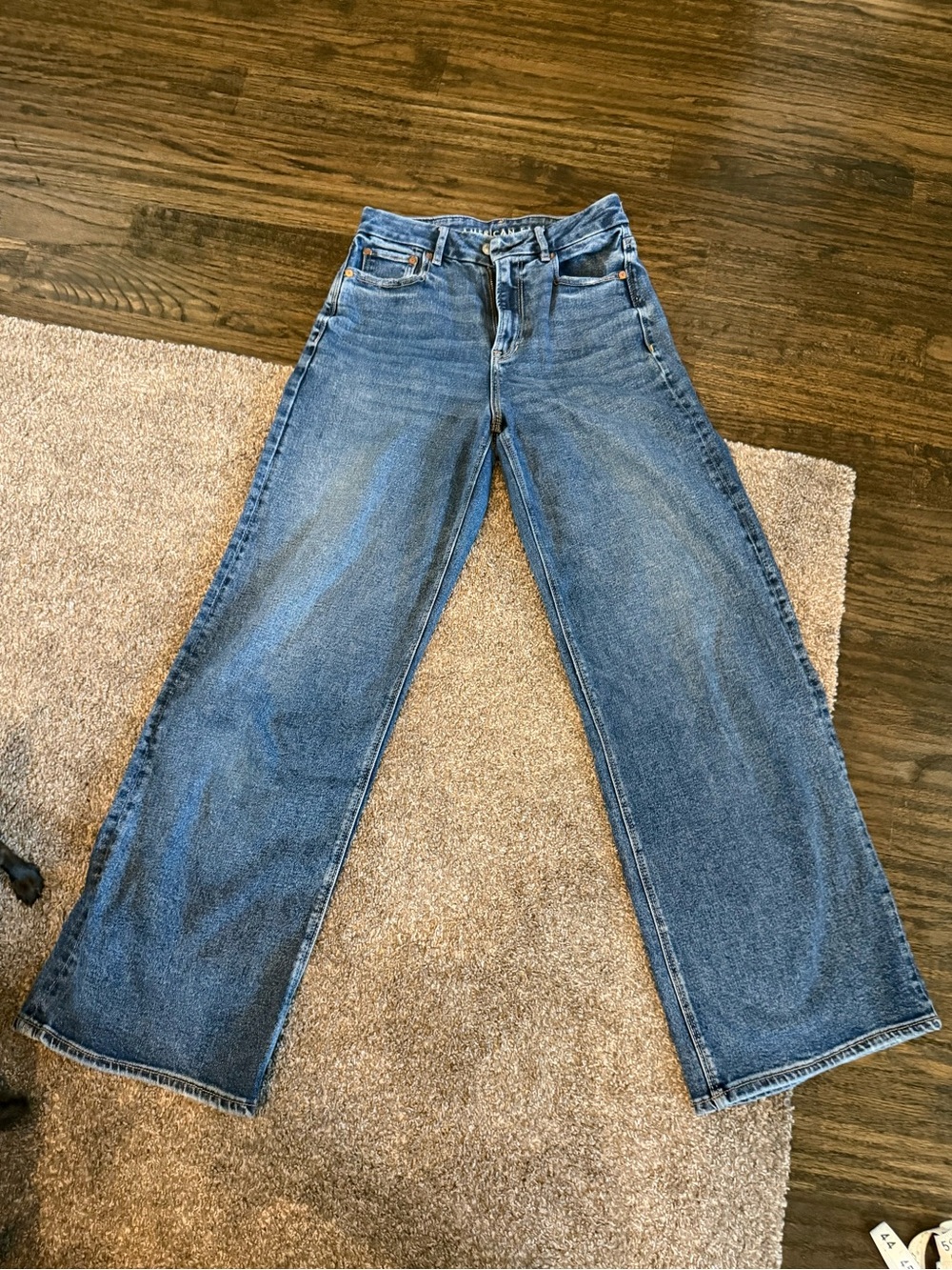 American Eagle Outfitters High-Rise Wide-Leg Jeans in Medium Blue size 4 stretch - Picture 8 of 16